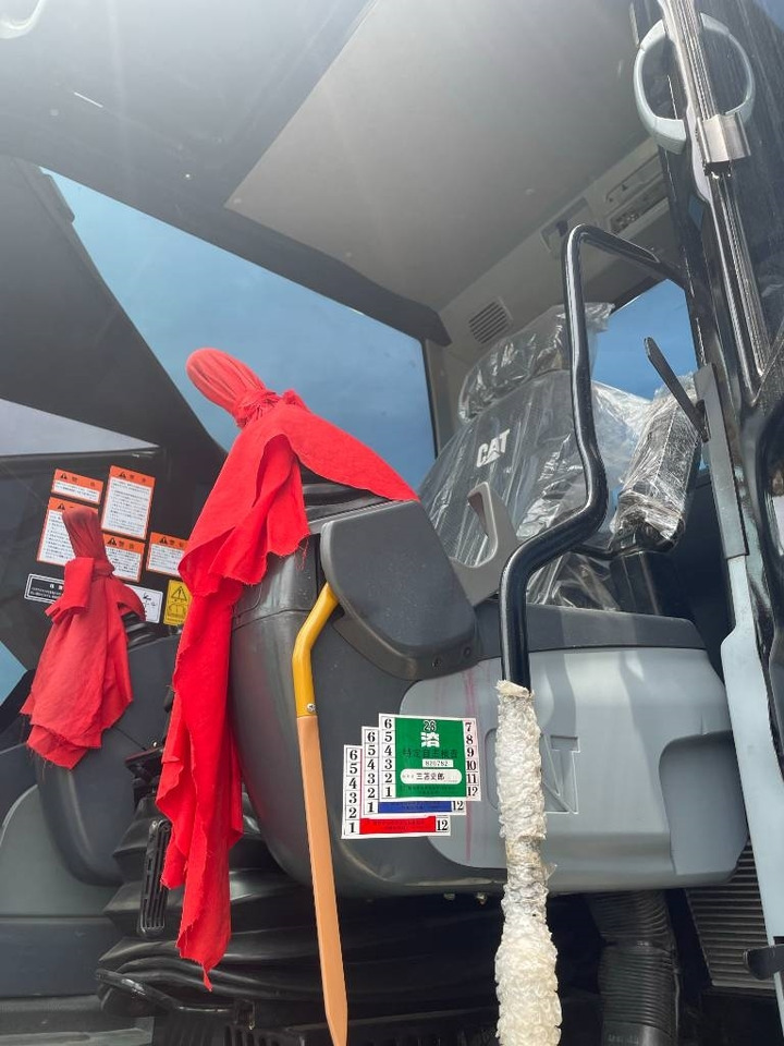 CAT 330D2 - Paletli ekskavatör: fotoğraf 4 CAT 330D2 - Paletli ekskavatör: fotoğraf 4