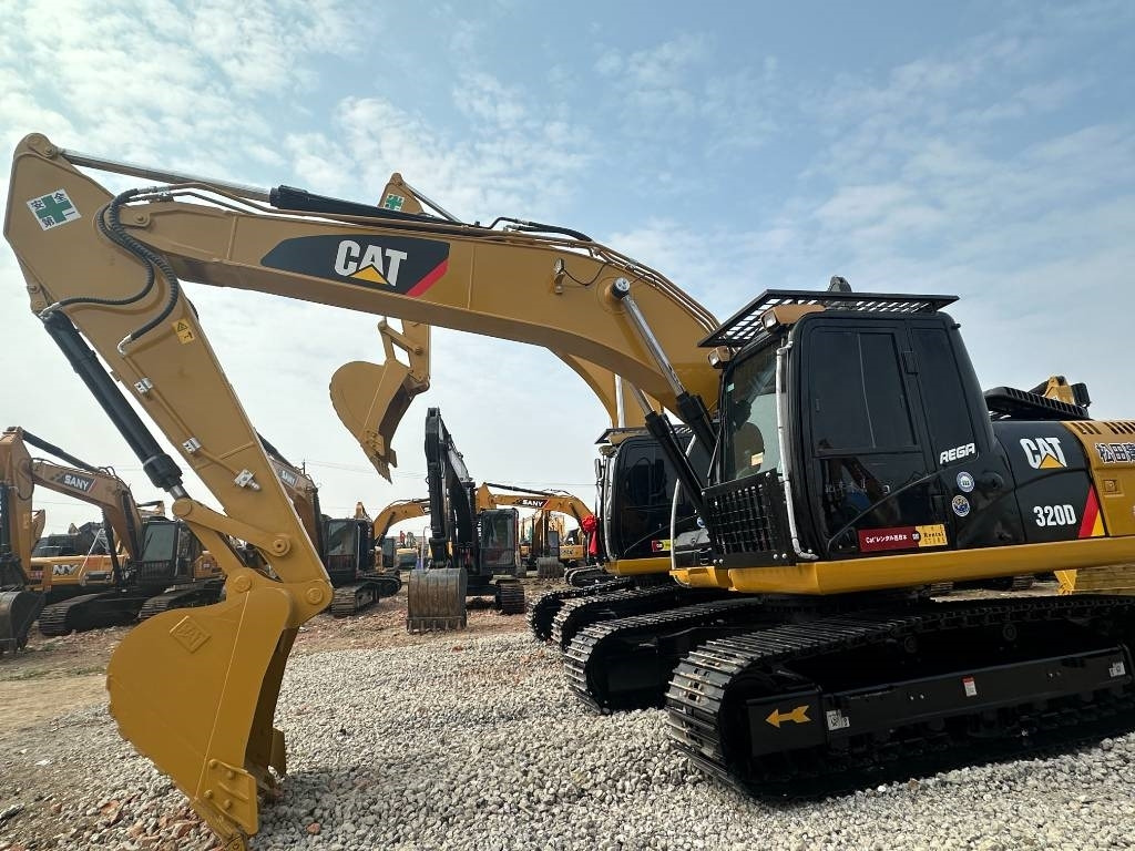 CAT CAT320D2 - Paletli ekskavatör: fotoğraf 2 CAT CAT320D2 - Paletli ekskavatör: fotoğraf 2