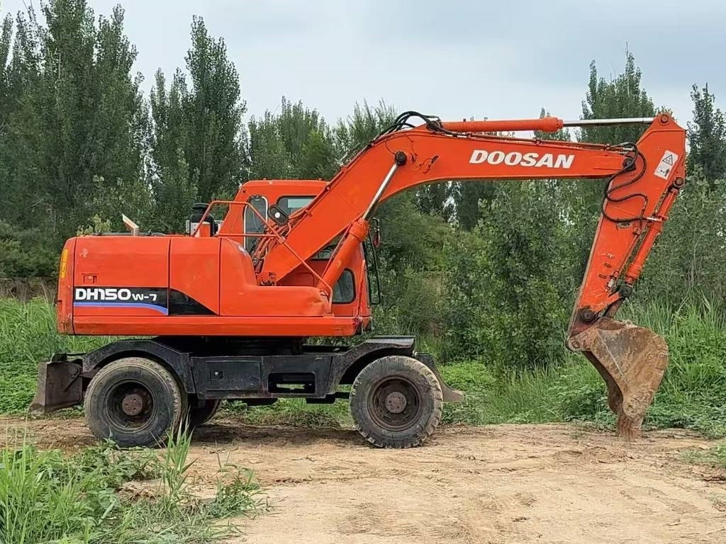 Doosan DH 150 W-7 - Tekerlekli ekskavatör: fotoğraf 2 Doosan DH 150 W-7 - Tekerlekli ekskavatör: fotoğraf 2