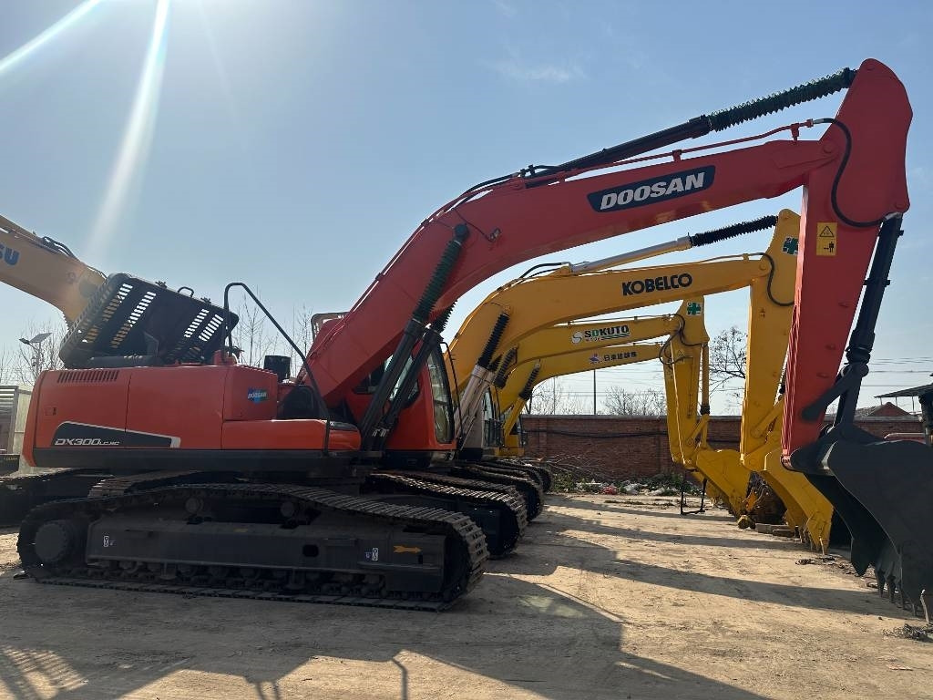 Doosan DX 300 - Paletli ekskavatör: fotoğraf 3 Doosan DX 300 - Paletli ekskavatör: fotoğraf 3