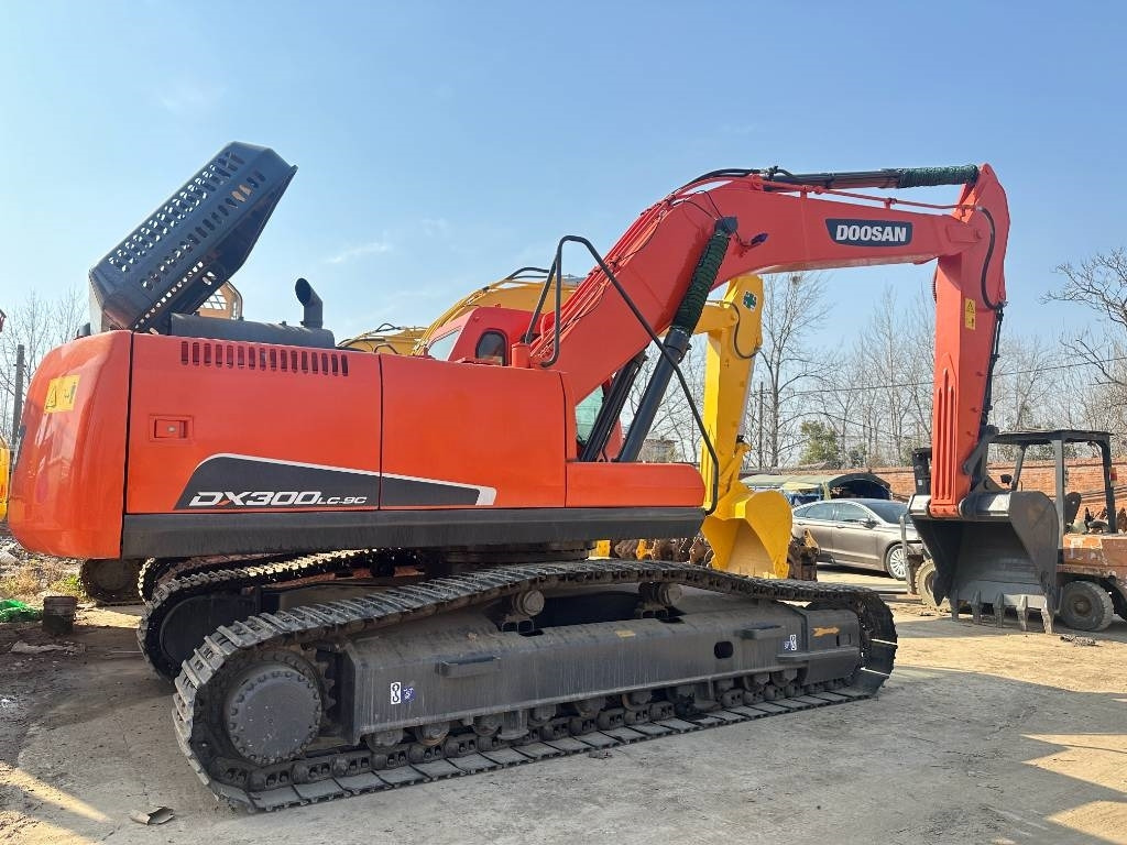 Doosan DX 300 - Paletli ekskavatör: fotoğraf 1 Doosan DX 300 - Paletli ekskavatör: fotoğraf 1