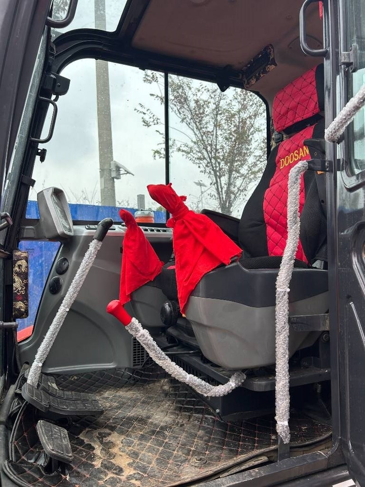 Doosan DX 60 - Mini ekskavatör: fotoğraf 3 Doosan DX 60 - Mini ekskavatör: fotoğraf 3