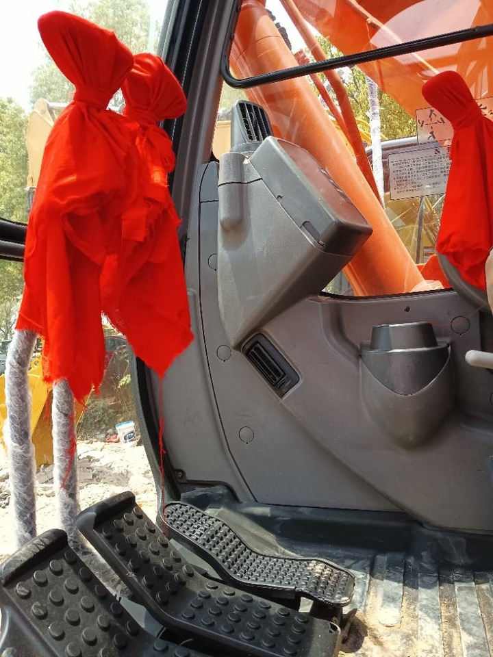 Hitachi ZX 135 U-5 - Paletli ekskavatör: fotoğraf 5 Hitachi ZX 135 U-5 - Paletli ekskavatör: fotoğraf 5