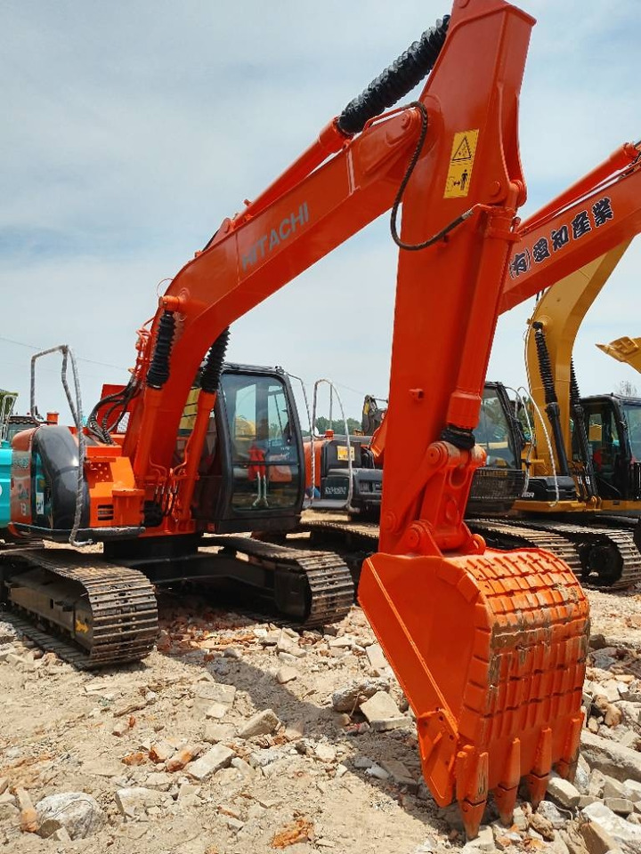 Hitachi ZX 135 U-5 - Paletli ekskavatör: fotoğraf 1 Hitachi ZX 135 U-5 - Paletli ekskavatör: fotoğraf 1