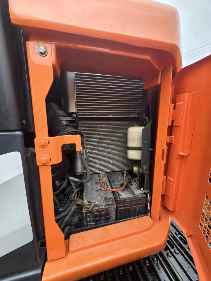 Hitachi ZX 135 US - Paletli ekskavatör: fotoğraf 5 Hitachi ZX 135 US - Paletli ekskavatör: fotoğraf 5