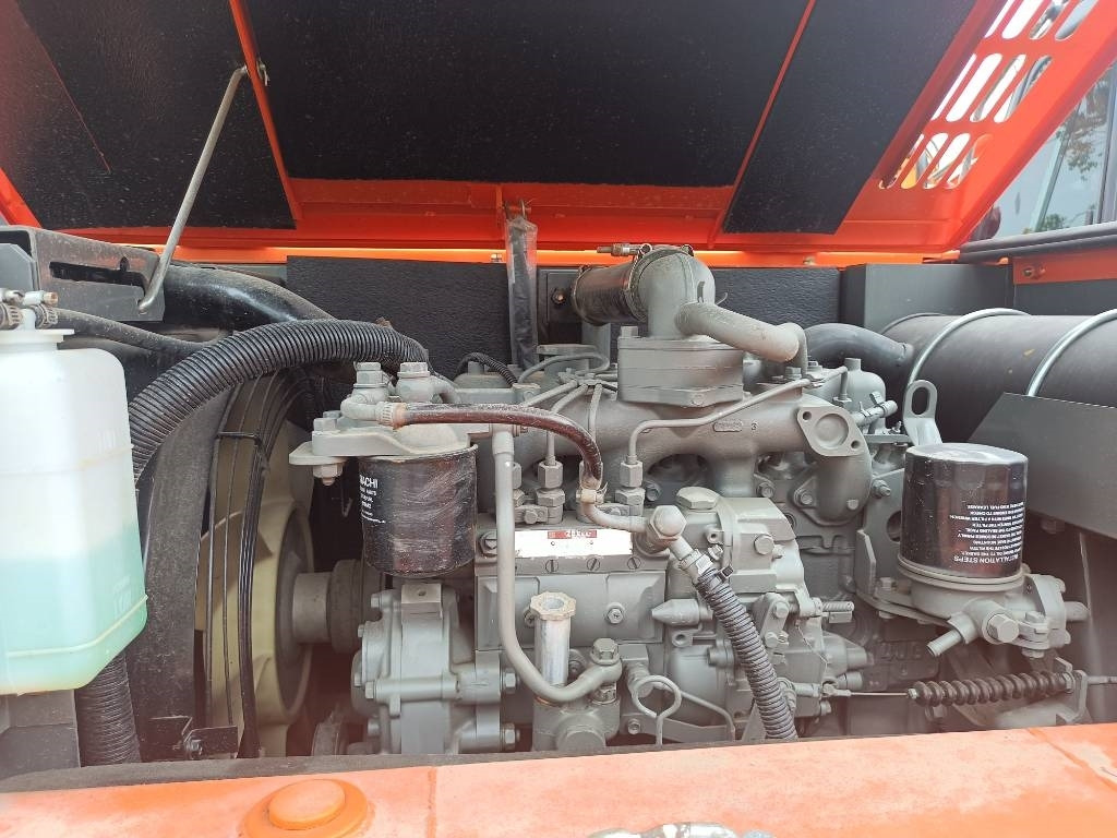 Hitachi ZX 60 - Paletli ekskavatör: fotoğraf 4 Hitachi ZX 60 - Paletli ekskavatör: fotoğraf 4
