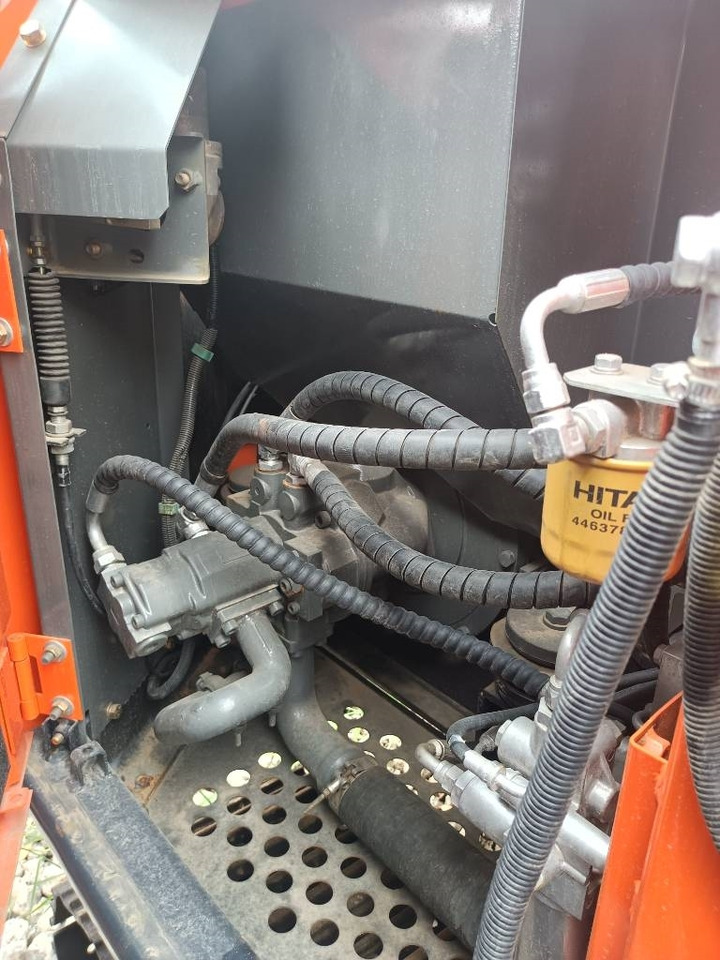 Hitachi ZX 60 - Paletli ekskavatör: fotoğraf 5 Hitachi ZX 60 - Paletli ekskavatör: fotoğraf 5