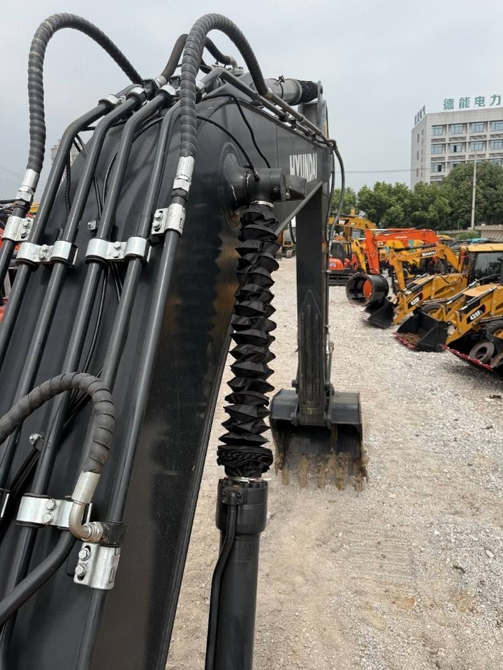 Hyundai HX 220  - Paletli ekskavatör: fotoğraf 4 Hyundai HX 220  - Paletli ekskavatör: fotoğraf 4