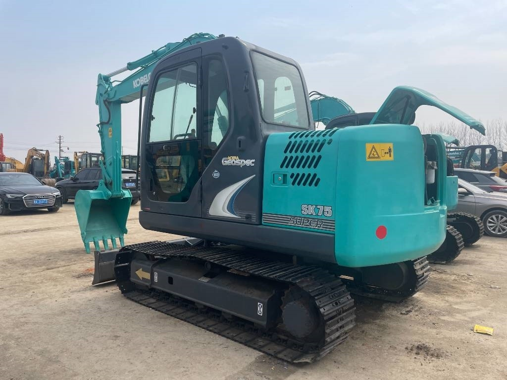 Kobelco SK 75  - Mini ekskavatör: fotoğraf 3 Kobelco SK 75  - Mini ekskavatör: fotoğraf 3