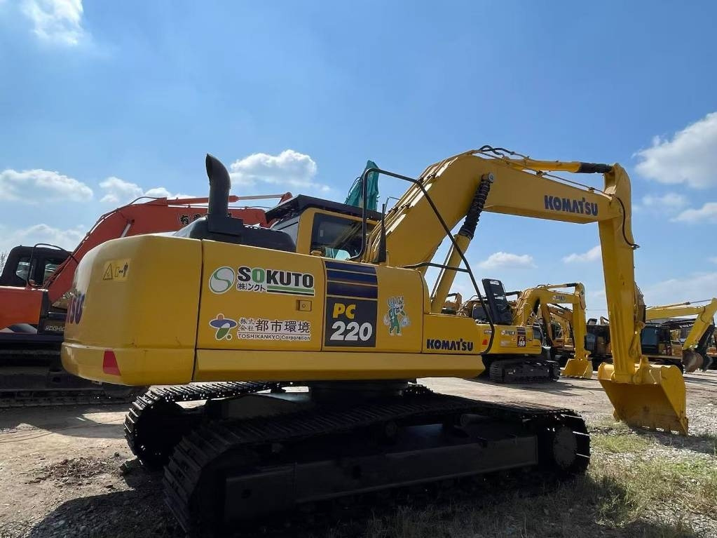 Komatsu PC 220 - Paletli ekskavatör: fotoğraf 1 Komatsu PC 220 - Paletli ekskavatör: fotoğraf 1