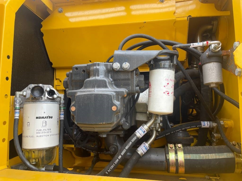 Komatsu PC 220 - Paletli ekskavatör: fotoğraf 2 Komatsu PC 220 - Paletli ekskavatör: fotoğraf 2