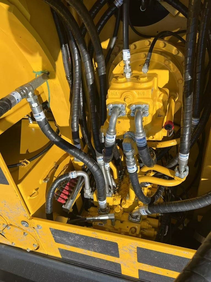 Komatsu PC 300 - Paletli ekskavatör: fotoğraf 5 Komatsu PC 300 - Paletli ekskavatör: fotoğraf 5
