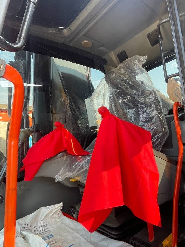 Volvo EC 380 D L - Paletli ekskavatör: fotoğraf 4 Volvo EC 380 D L - Paletli ekskavatör: fotoğraf 4