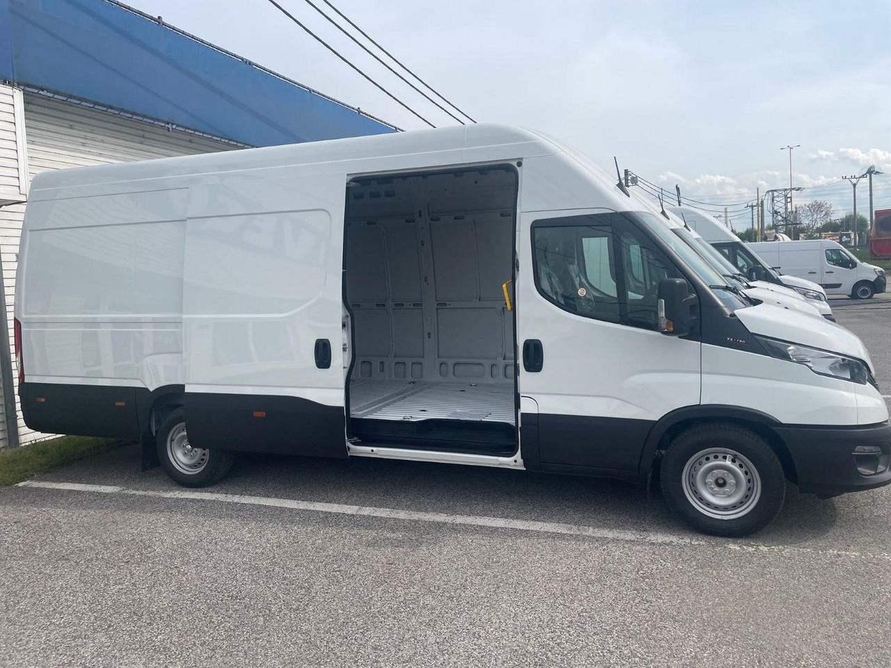 Iveco DAILY VAN, 3.0 D 176k, 35S18H V Evolution H3 - Panelvan: fotoğraf 5 Iveco DAILY VAN, 3.0 D 176k, 35S18H V Evolution H3 - Panelvan: fotoğraf 5