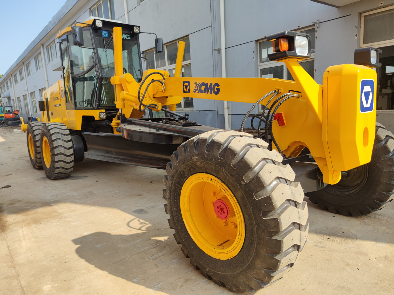 XCMG GR180 MOTOR GRADER - Greyder: fotoğraf 1 XCMG GR180 MOTOR GRADER - Greyder: fotoğraf 1