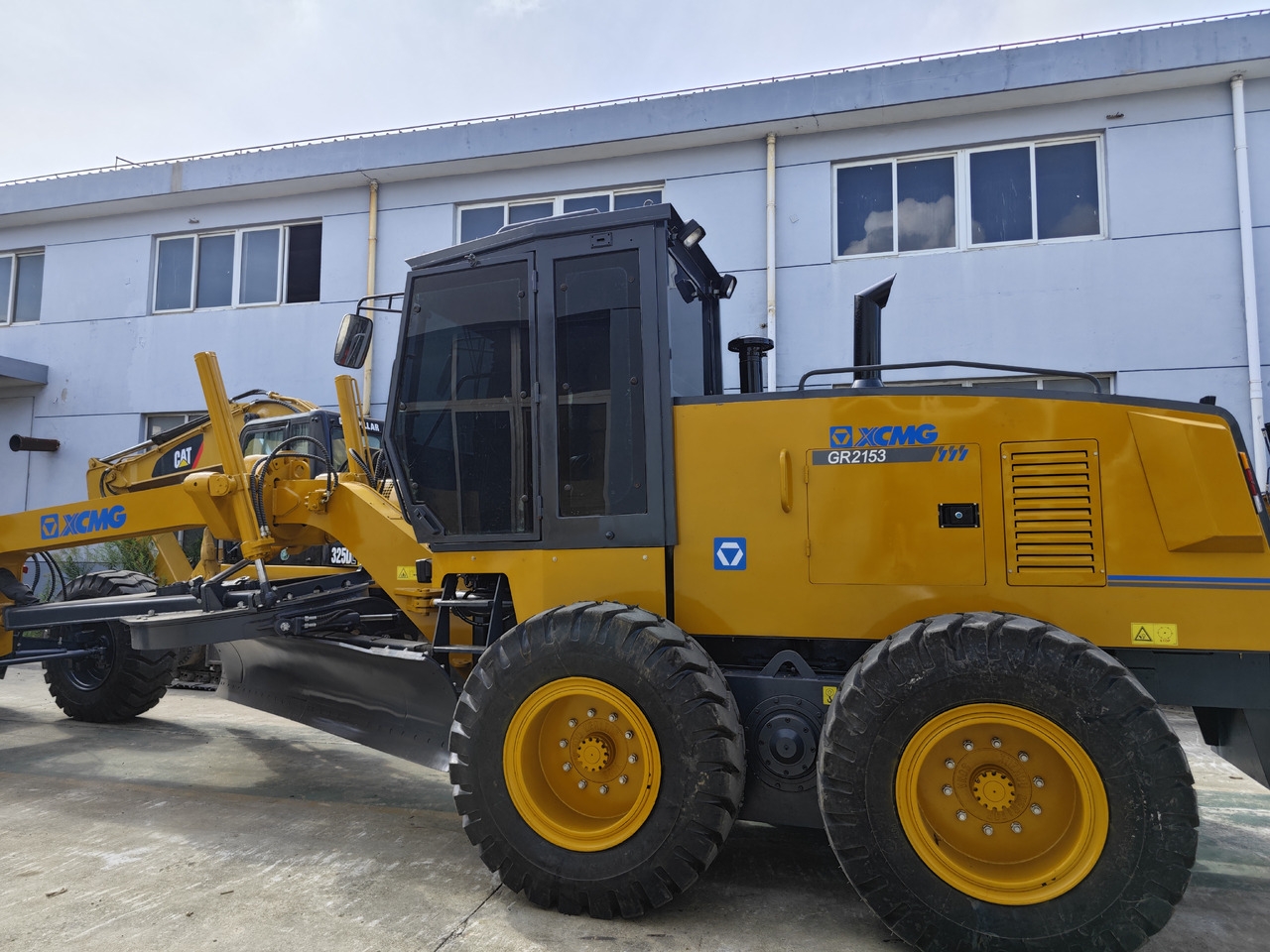 XCMG GR215 used motor grader - Greyder: fotoğraf 3 XCMG GR215 used motor grader - Greyder: fotoğraf 3