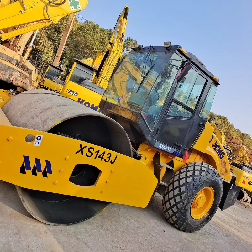 XCMG XS143J road roller - Kompaktör: fotoğraf 2 XCMG XS143J road roller - Kompaktör: fotoğraf 2