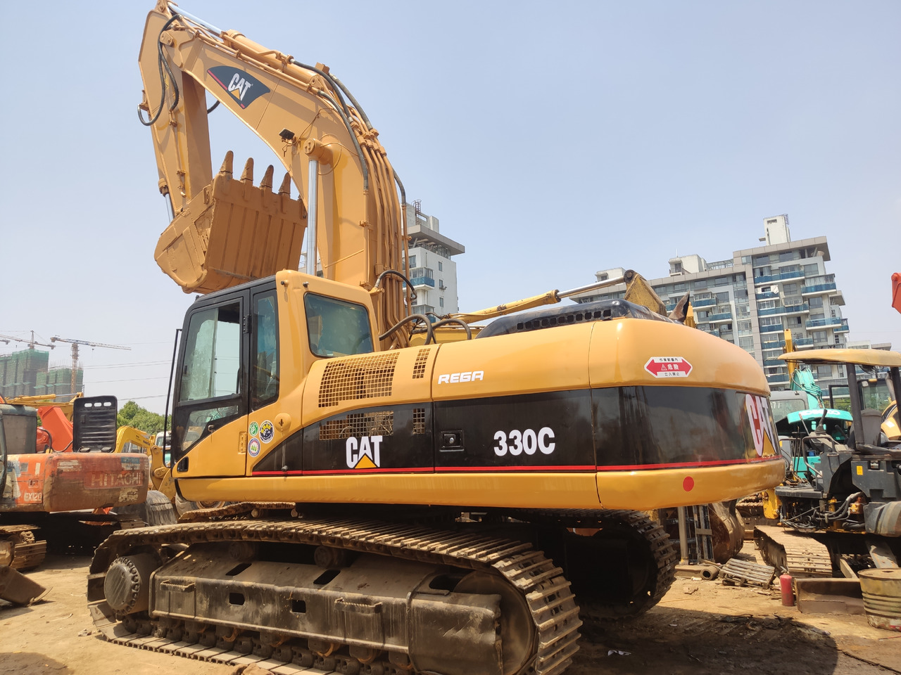 Caterpillar 330C - Paletli ekskavatör: fotoğraf 1 Caterpillar 330C - Paletli ekskavatör: fotoğraf 1