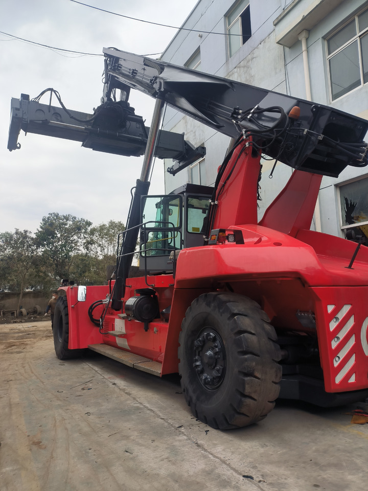 Kalmar DRF450 Used Reach stacker/Container forklift - Reachstacker: fotoğraf 5 Kalmar DRF450 Used Reach stacker/Container forklift - Reachstacker: fotoğraf 5