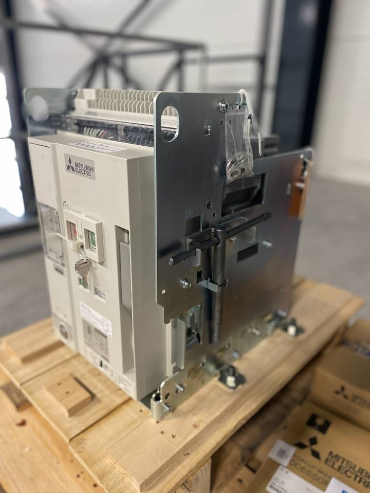 Mitsubishi Circuit breaker 1000A - AE1000-SW 3P - DPX-12648  - İş makinaları: fotoğraf 5 Mitsubishi Circuit breaker 1000A - AE1000-SW 3P - DPX-12648  - İş makinaları: fotoğraf 5