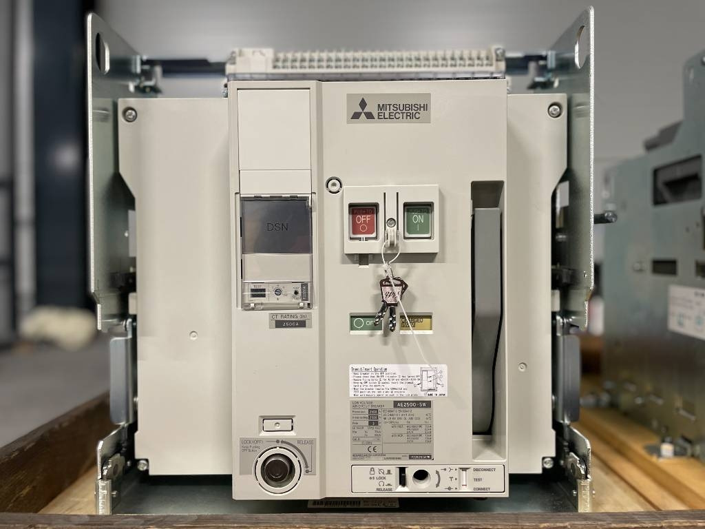 Mitsubishi Circuit breaker 2500A - AE2500-SW 3P - DPX-12648  - İş makinaları: fotoğraf 1 Mitsubishi Circuit breaker 2500A - AE2500-SW 3P - DPX-12648  - İş makinaları: fotoğraf 1