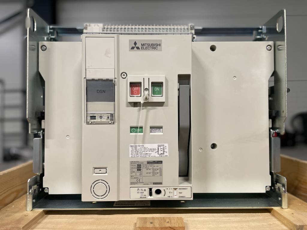 Mitsubishi Circuit breaker 4000A - AE4000-SWA 4P - DPX-12648  - İş makinaları: fotoğraf 1 Mitsubishi Circuit breaker 4000A - AE4000-SWA 4P - DPX-12648  - İş makinaları: fotoğraf 1