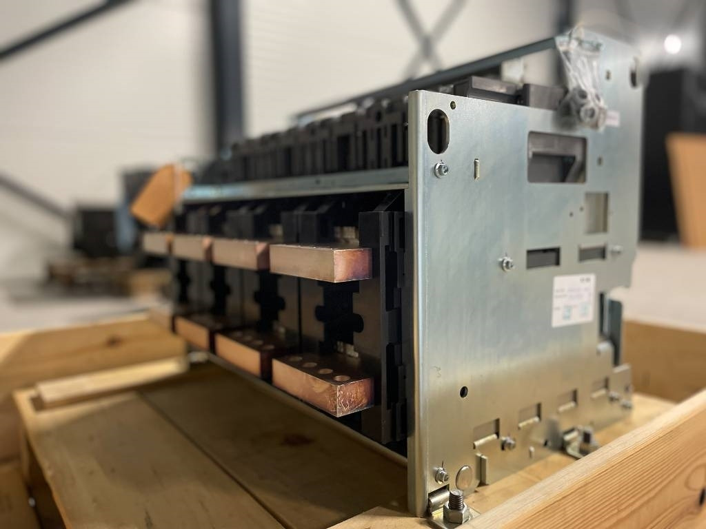 Mitsubishi Circuit breaker 4000A - AE4000-SWA 4P - DPX-12648  - İş makinaları: fotoğraf 3 Mitsubishi Circuit breaker 4000A - AE4000-SWA 4P - DPX-12648  - İş makinaları: fotoğraf 3
