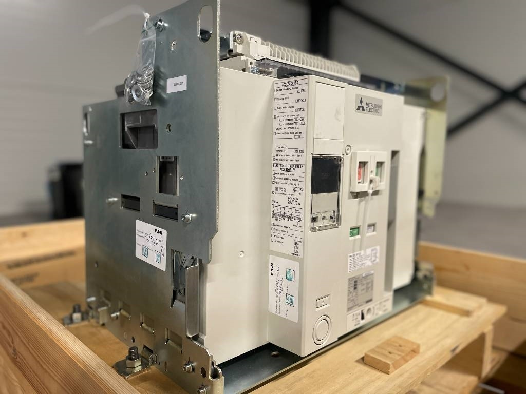 Mitsubishi Circuit breaker 4000A - AE4000-SWA 4P - DPX-12648  - İş makinaları: fotoğraf 2 Mitsubishi Circuit breaker 4000A - AE4000-SWA 4P - DPX-12648  - İş makinaları: fotoğraf 2