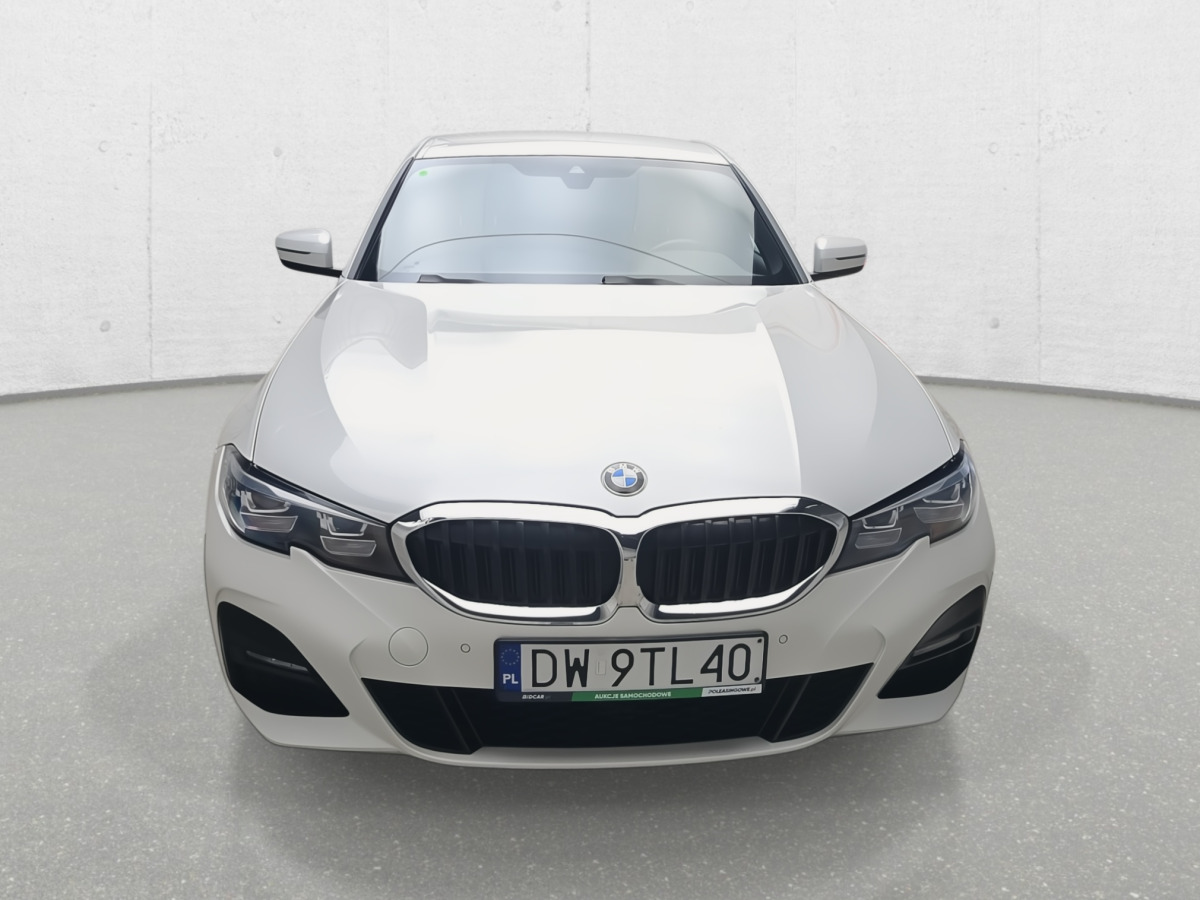 BMW 320D XDRIVE SEDAN - Sedan araba: fotoğraf 4 BMW 320D XDRIVE SEDAN - Sedan araba: fotoğraf 4