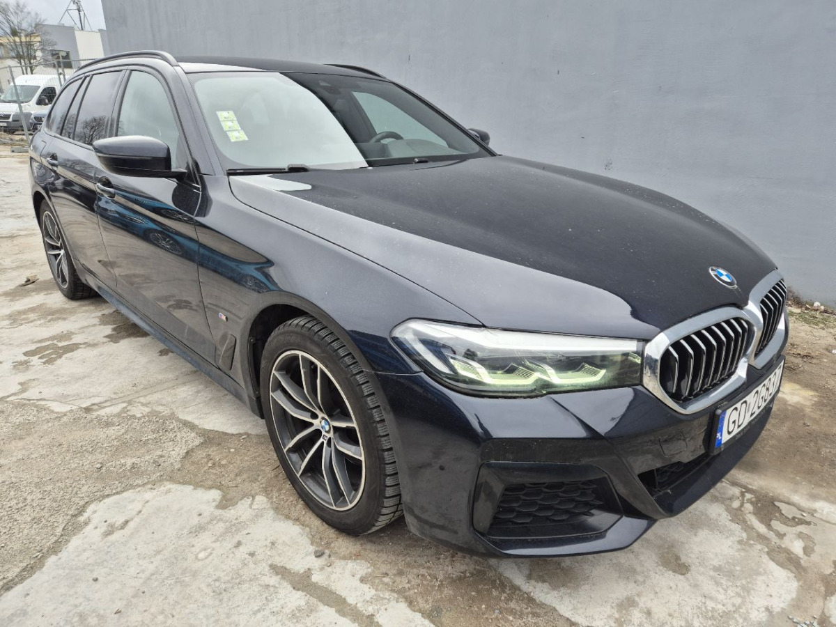 BMW 520d xDrive mHEV M Sport KOMBI - Binek araba: fotoğraf 1 BMW 520d xDrive mHEV M Sport KOMBI - Binek araba: fotoğraf 1