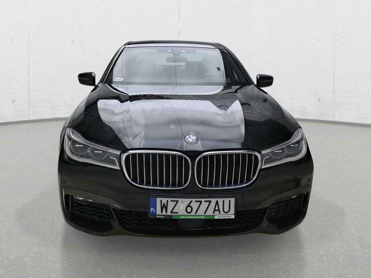 BMW 750d xDrive SEDAN - Sedan araba: fotoğraf 3 BMW 750d xDrive SEDAN - Sedan araba: fotoğraf 3