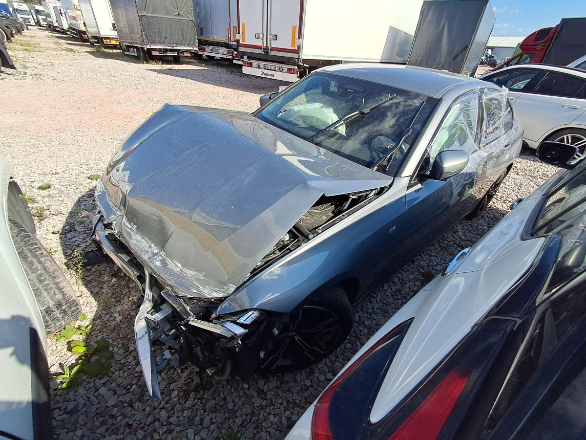 BMW SERIA-3 SEDAN - Binek araba: fotoğraf 4 BMW SERIA-3 SEDAN - Binek araba: fotoğraf 4