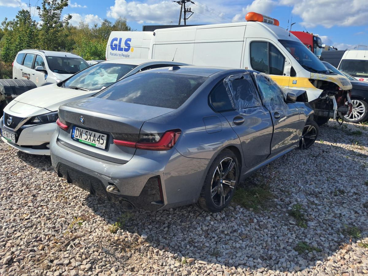 BMW SERIA-3 SEDAN - Binek araba: fotoğraf 5 BMW SERIA-3 SEDAN - Binek araba: fotoğraf 5