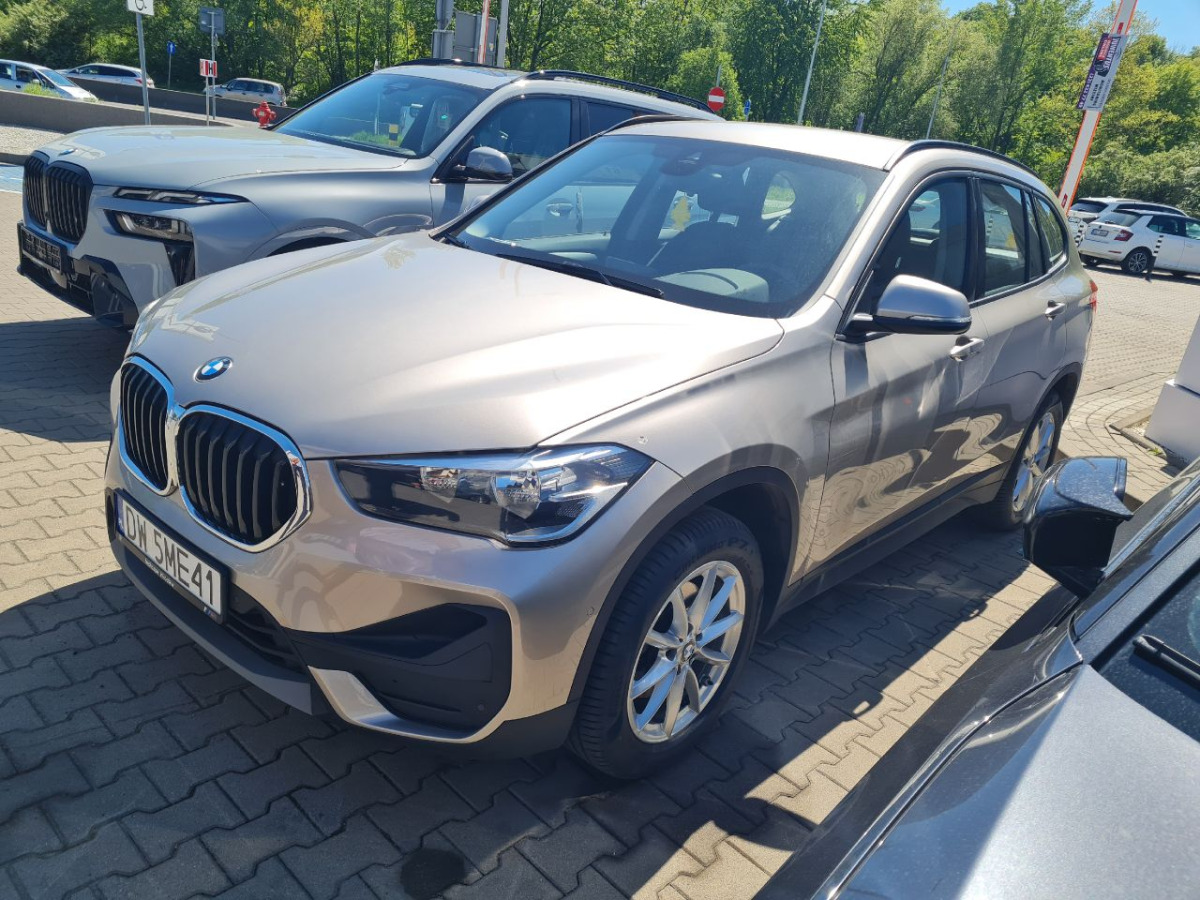 BMW X1 SUV - SUV: fotoğraf 2 BMW X1 SUV - SUV: fotoğraf 2