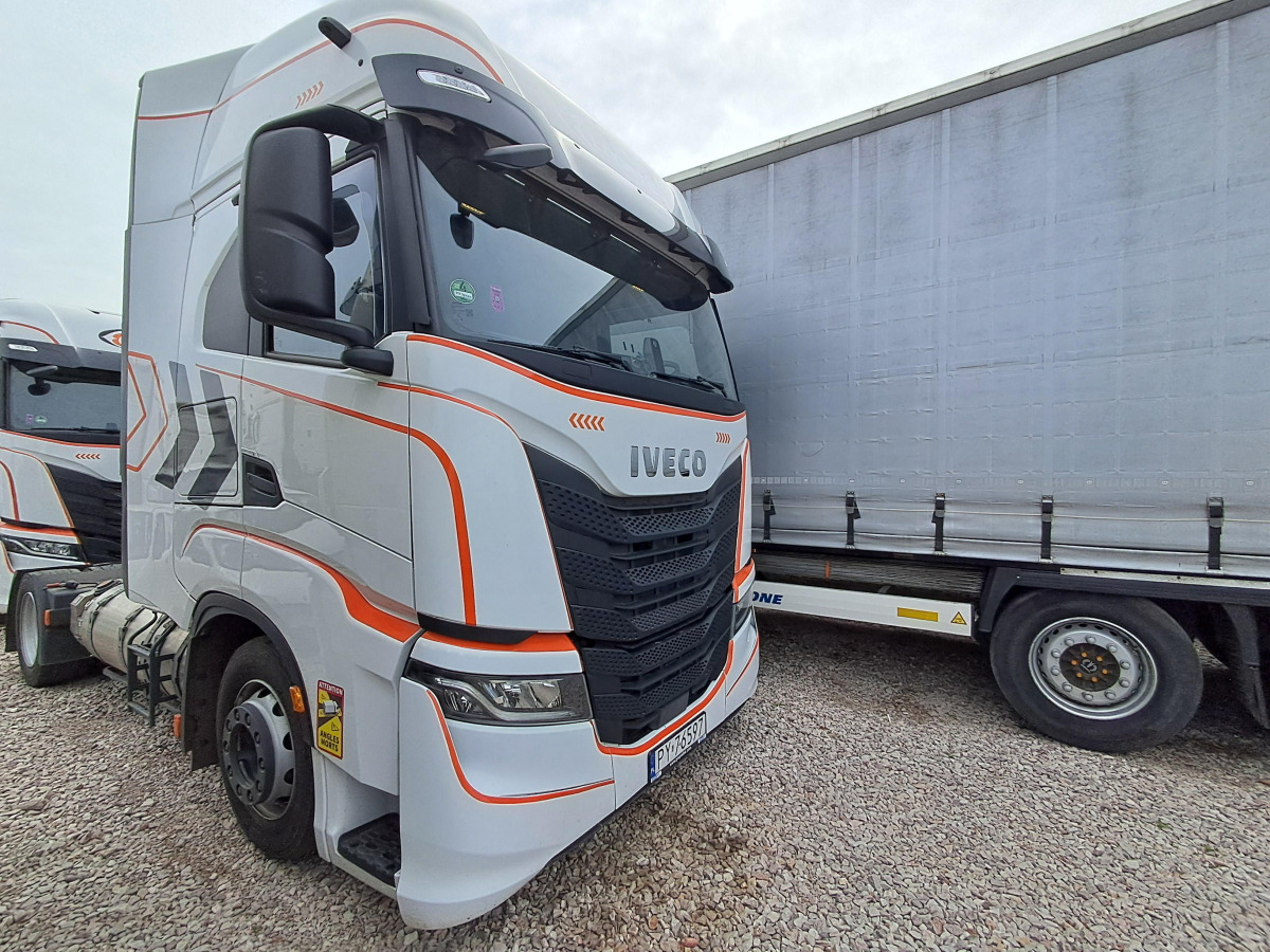 IVECO AS440ST/FP LT LNG CIĄGNIK SIODŁOWY - Çekici: fotoğraf 1 IVECO AS440ST/FP LT LNG CIĄGNIK SIODŁOWY - Çekici: fotoğraf 1