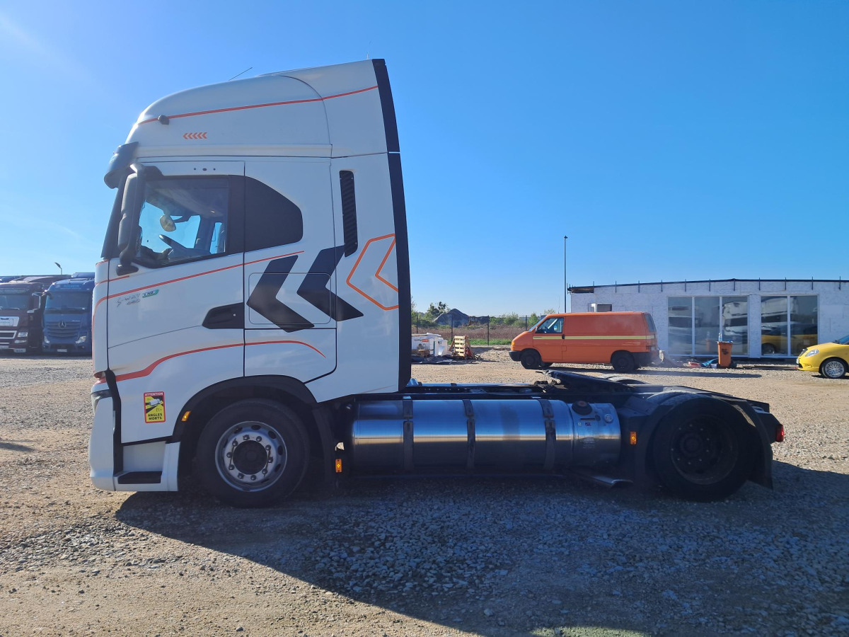 IVECO AS440ST/FP LT LNG CIĄGNIK SIODŁOWY - Çekici: fotoğraf 4 IVECO AS440ST/FP LT LNG CIĄGNIK SIODŁOWY - Çekici: fotoğraf 4