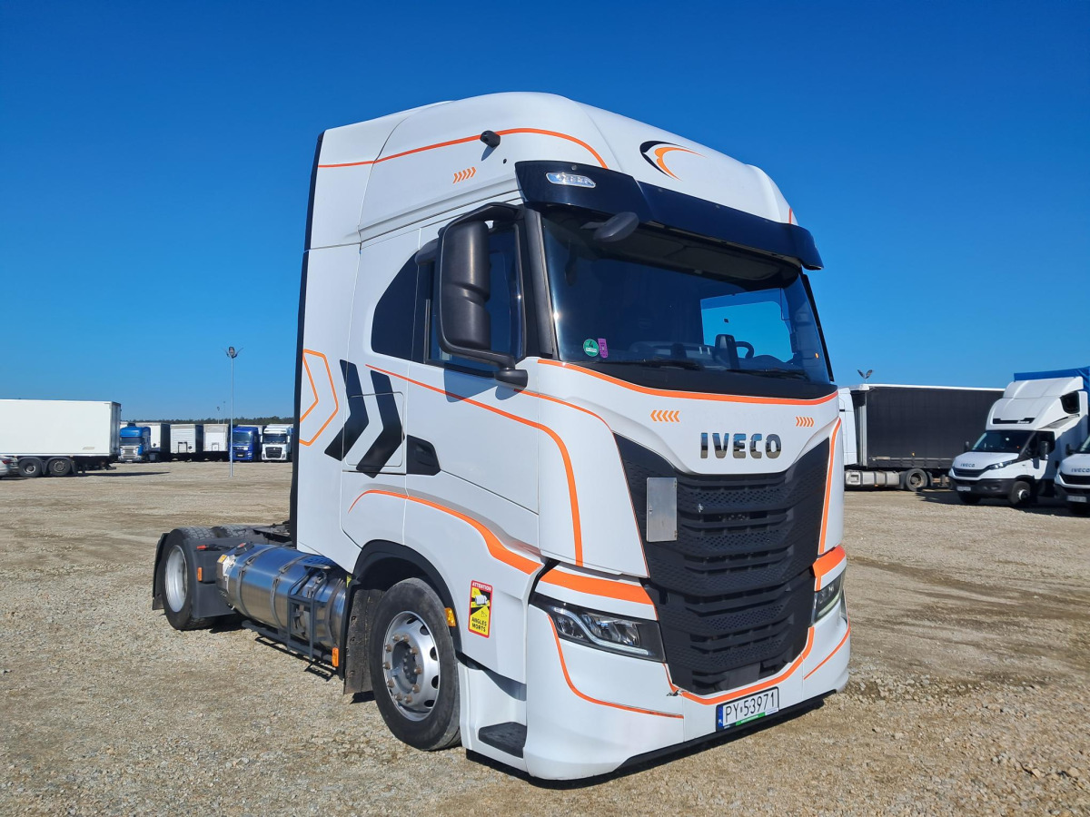 IVECO AS440ST/FP LT LNG CIĄGNIK SIODŁOWY - Çekici: fotoğraf 1 IVECO AS440ST/FP LT LNG CIĄGNIK SIODŁOWY - Çekici: fotoğraf 1