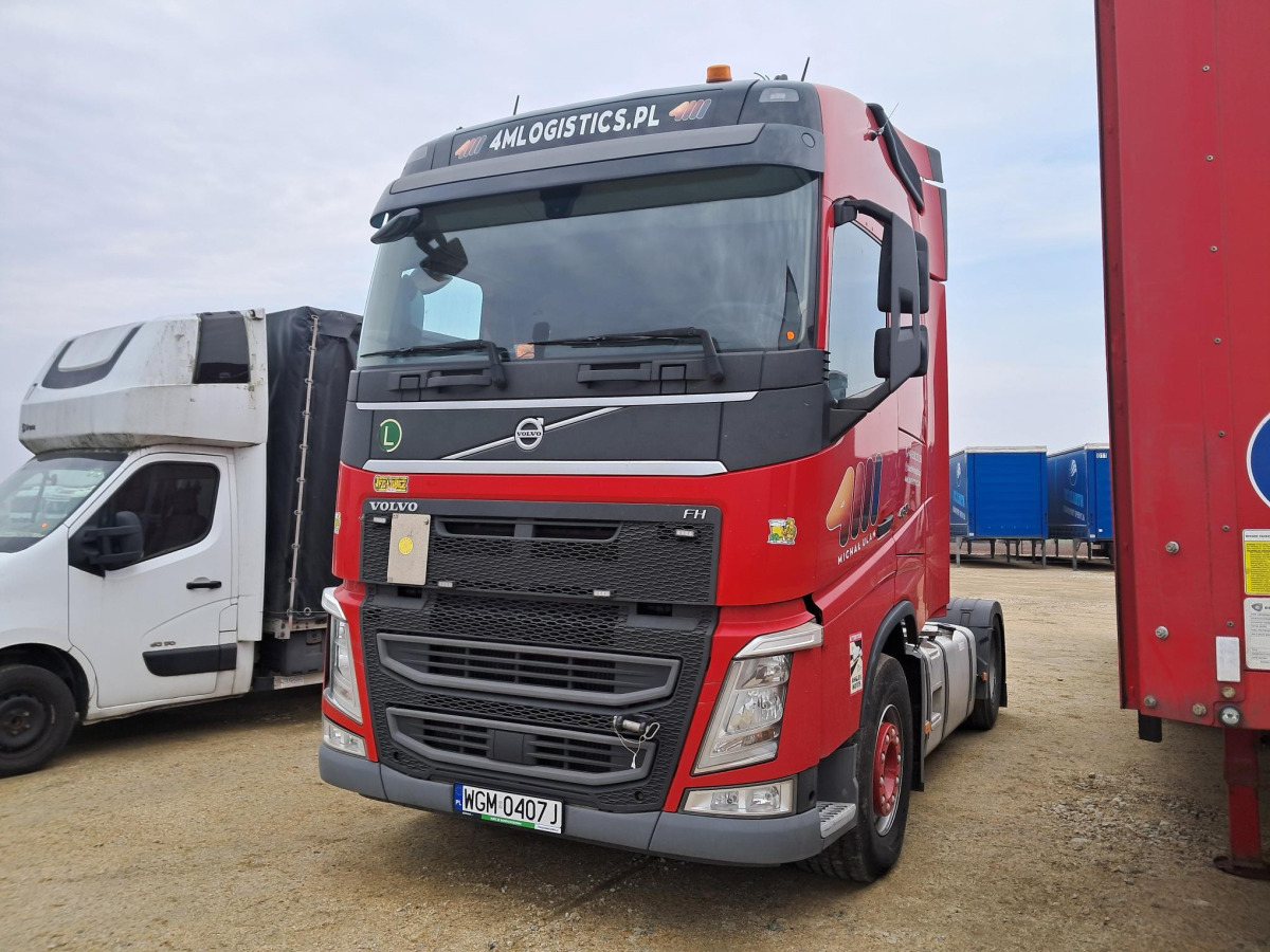 VOLVO FH CIĄGNIK SIODŁOWY - Çekici: fotoğraf 2 VOLVO FH CIĄGNIK SIODŁOWY - Çekici: fotoğraf 2