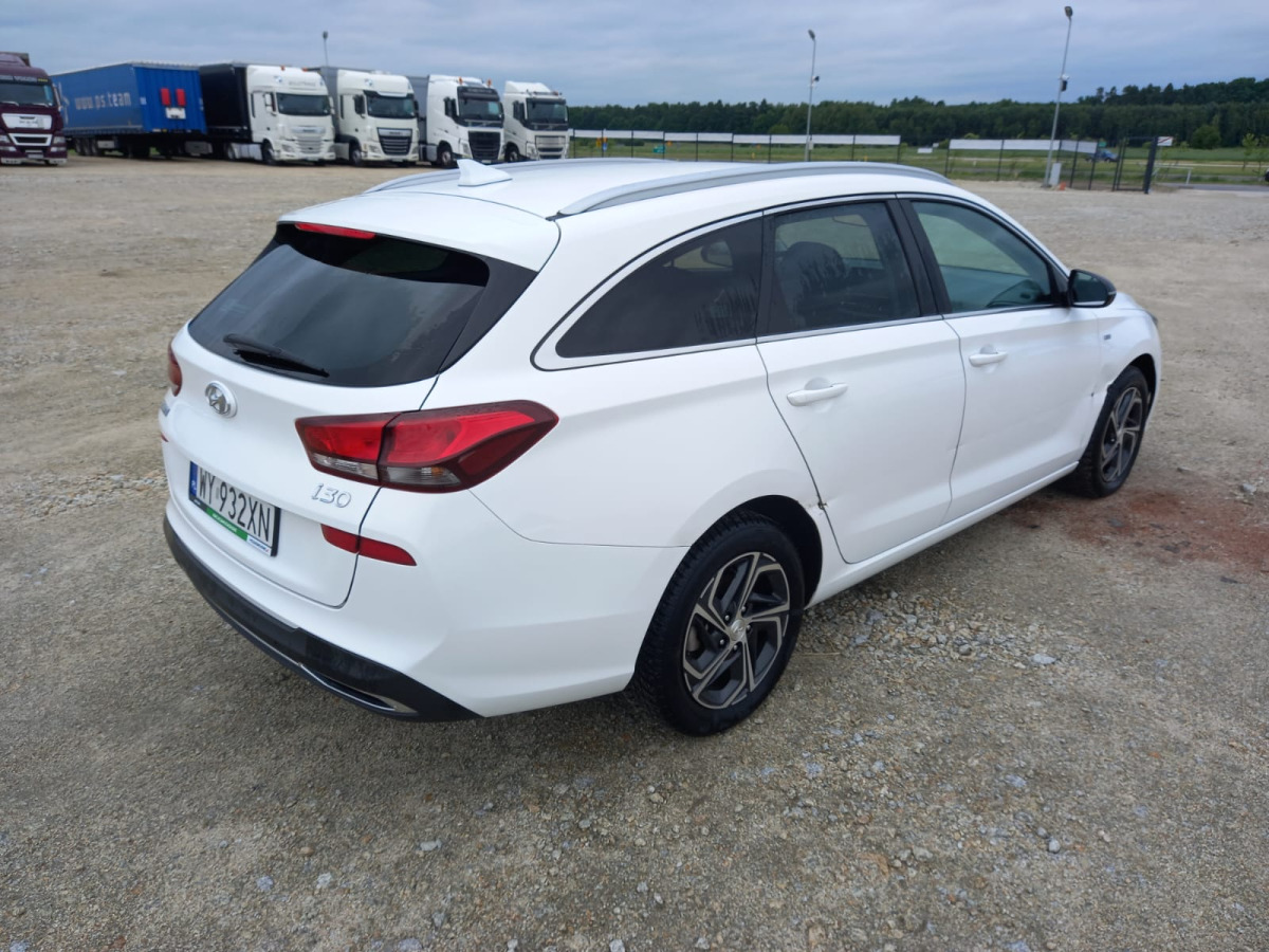 HYUNDAI I30 KOMBI - Binek araba: fotoğraf 5 HYUNDAI I30 KOMBI - Binek araba: fotoğraf 5