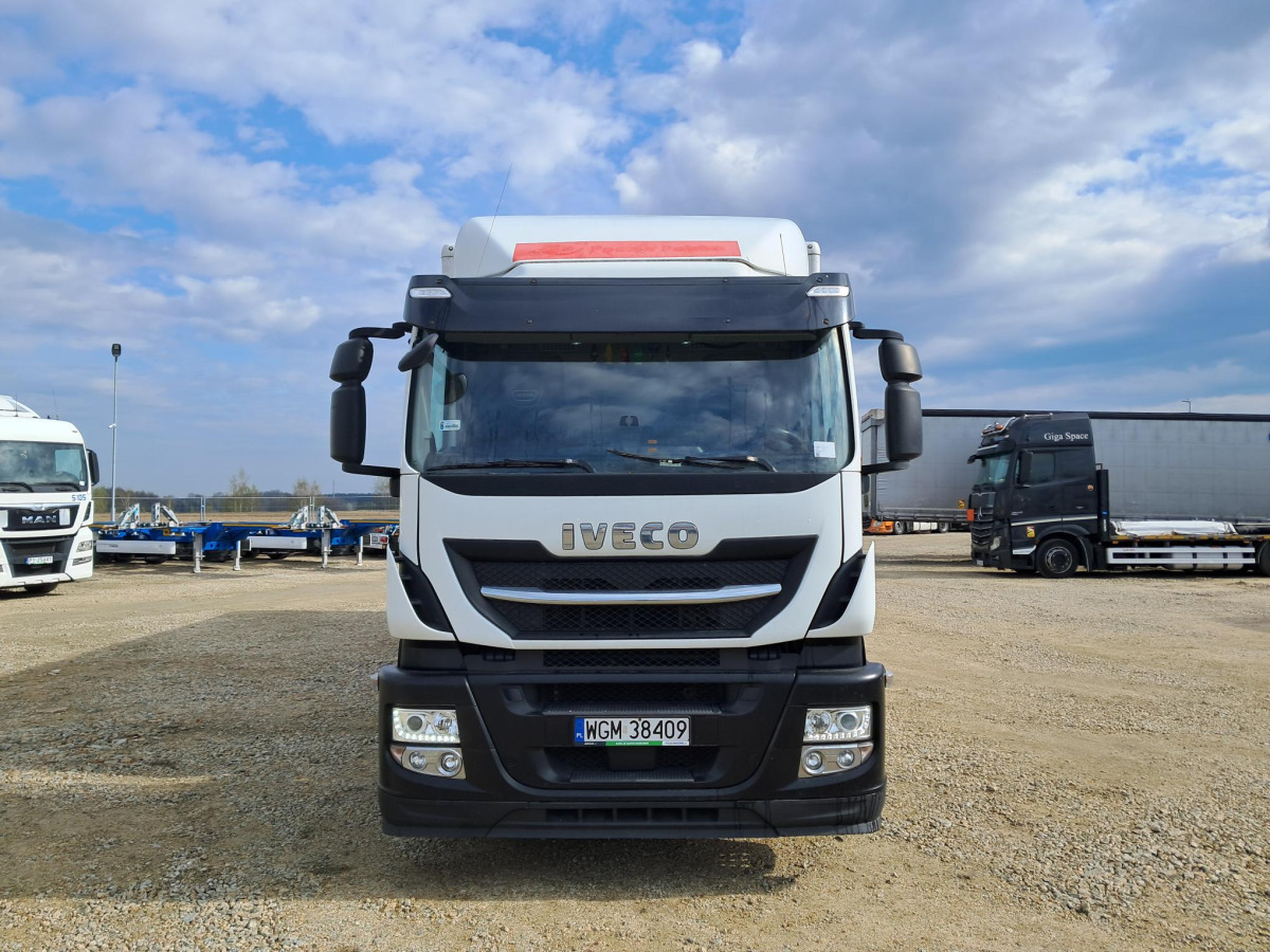 IVECO STRALIS KONTENER Z WINDĄ - Kapalı kasa kamyon: fotoğraf 2 IVECO STRALIS KONTENER Z WINDĄ - Kapalı kasa kamyon: fotoğraf 2