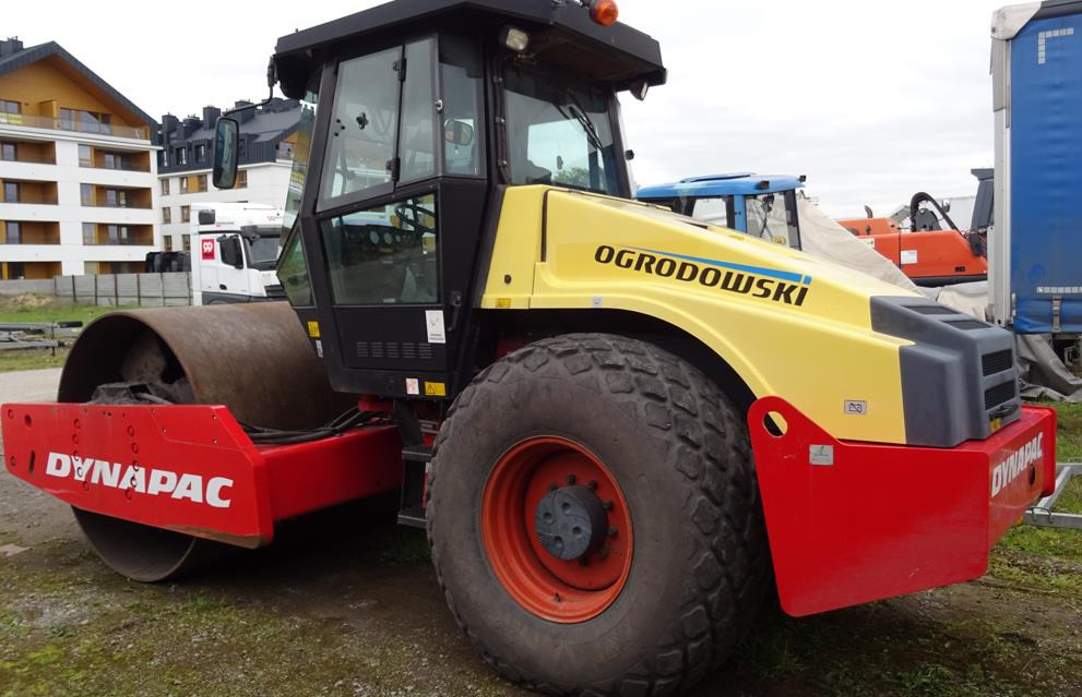 Walec DYNAPAC CA 302D 2011 - 3393 mth - CE - 15,9t - Silindir makinesi: fotoğraf 3 Walec DYNAPAC CA 302D 2011 - 3393 mth - CE - 15,9t - Silindir makinesi: fotoğraf 3