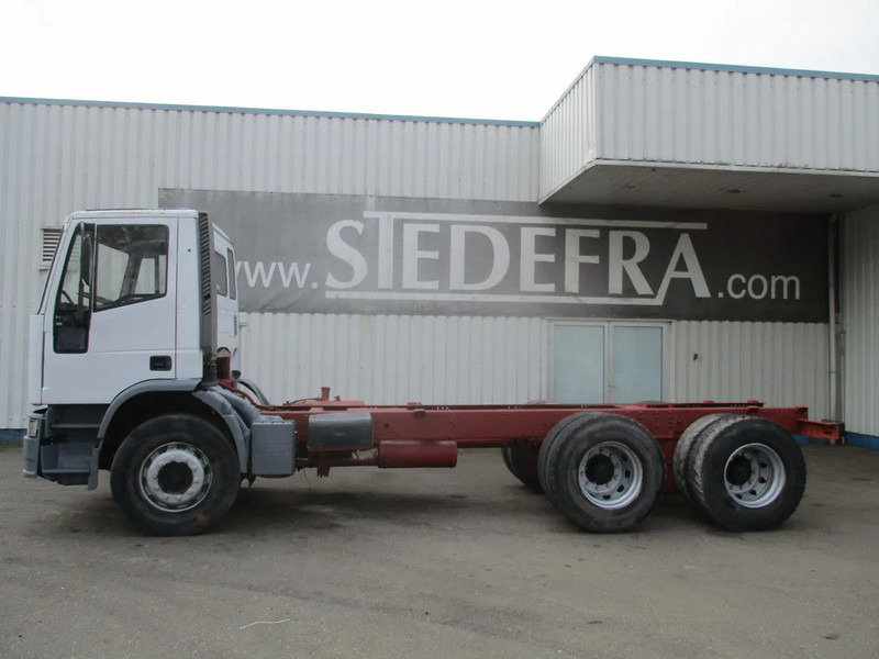 Iveco Eurotrakker 260 E 34 , Manual , 6x4 , Euro 2 - Şasi kamyon: fotoğraf 2 Iveco Eurotrakker 260 E 34 , Manual , 6x4 , Euro 2 - Şasi kamyon: fotoğraf 2