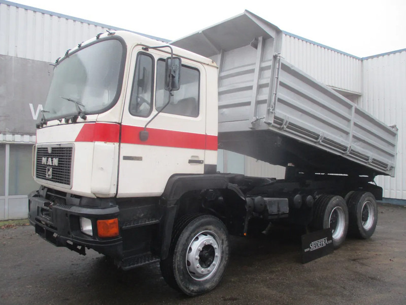 MAN 26 322 ZF Manual , 6x4 , 3 way tipper , Spring suspension - Damperli kamyon: fotoğraf 1 MAN 26 322 ZF Manual , 6x4 , 3 way tipper , Spring suspension - Damperli kamyon: fotoğraf 1