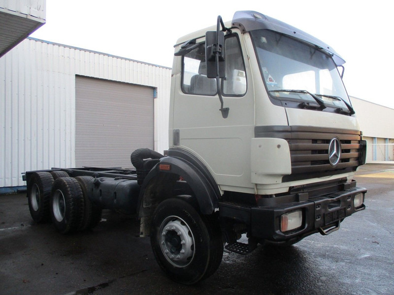 Mercedes-Benz 2538 , V8 , Manual , 6x4 , Spring suspension , Euro 2 - Şasi kamyon: fotoğraf 4 Mercedes-Benz 2538 , V8 , Manual , 6x4 , Spring suspension , Euro 2 - Şasi kamyon: fotoğraf 4