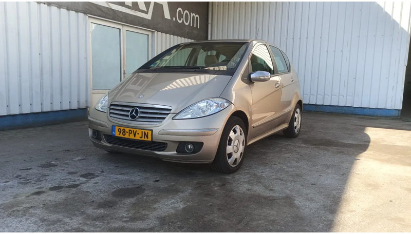 Mercedes-Benz A-Klasse 170 , Airco , leder , distrbute ketting maakt lawaai - Binek araba: fotoğraf 1 Mercedes-Benz A-Klasse 170 , Airco , leder , distrbute ketting maakt lawaai - Binek araba: fotoğraf 1
