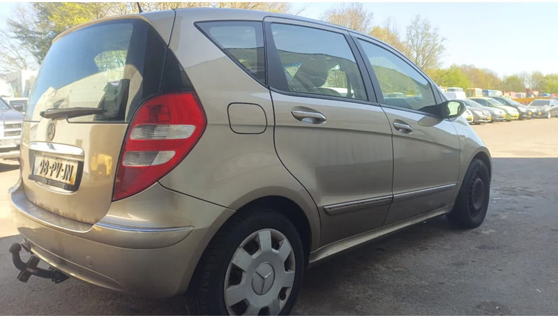 Mercedes-Benz A-Klasse 170 , Airco , leder , distrbute ketting maakt lawaai - Binek araba: fotoğraf 3 Mercedes-Benz A-Klasse 170 , Airco , leder , distrbute ketting maakt lawaai - Binek araba: fotoğraf 3