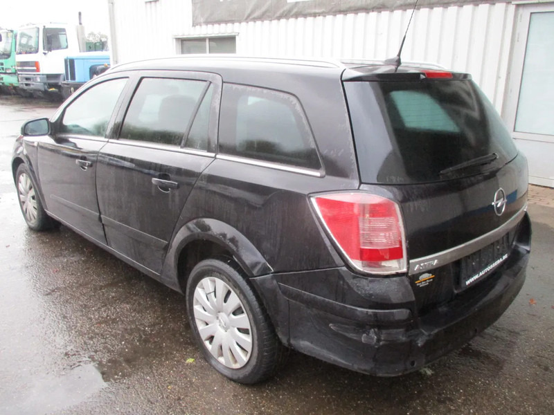Opel Astra 1.7 CDTI , NOT RUNNING , Navi , Airco , lederen bekleding - Binek araba: fotoğraf 5 Opel Astra 1.7 CDTI , NOT RUNNING , Navi , Airco , lederen bekleding - Binek araba: fotoğraf 5