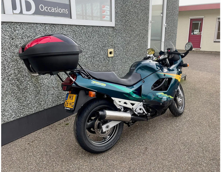 Suzuki GSX 600 F - Motosiklet: fotoğraf 4 Suzuki GSX 600 F - Motosiklet: fotoğraf 4