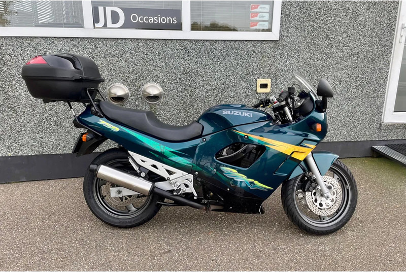 Suzuki GSX 600 F - Motosiklet: fotoğraf 1 Suzuki GSX 600 F - Motosiklet: fotoğraf 1