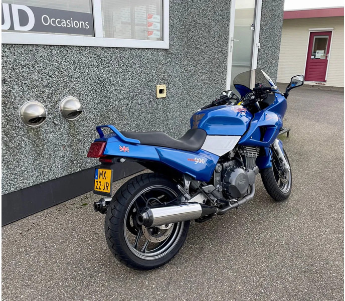 Triumph SPRINT 900 - Motosiklet: fotoğraf 5 Triumph SPRINT 900 - Motosiklet: fotoğraf 5